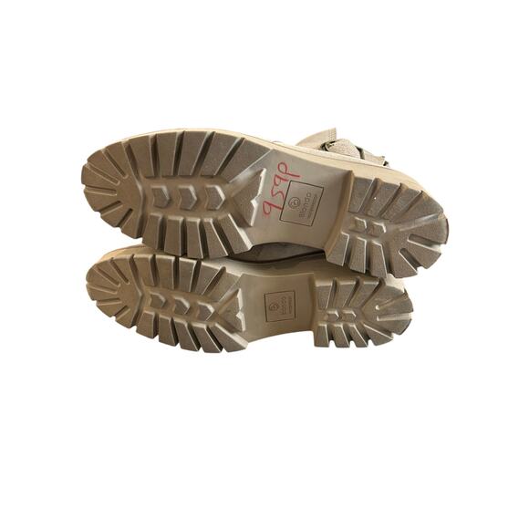 Blondo Dagger Waterproof D Ring Buckle Detail Booties Sand Suede Size 11 - Picture 7 of 8